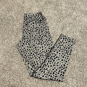 Balance Athletica Snow Leopard Leggings Medium